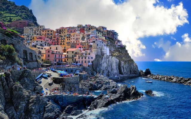 Transport Italië, Stad op berg aan het water