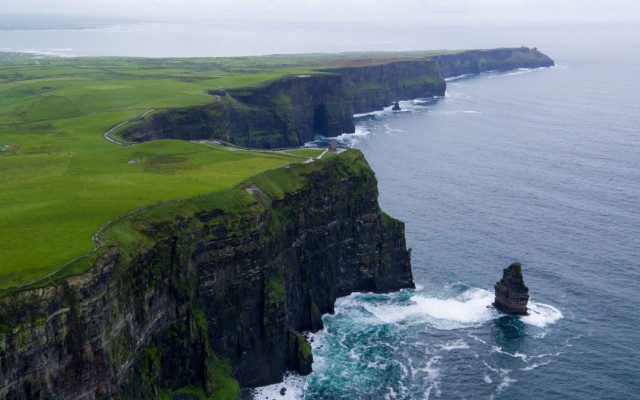 Een kustbeeld van Noord-Ierland